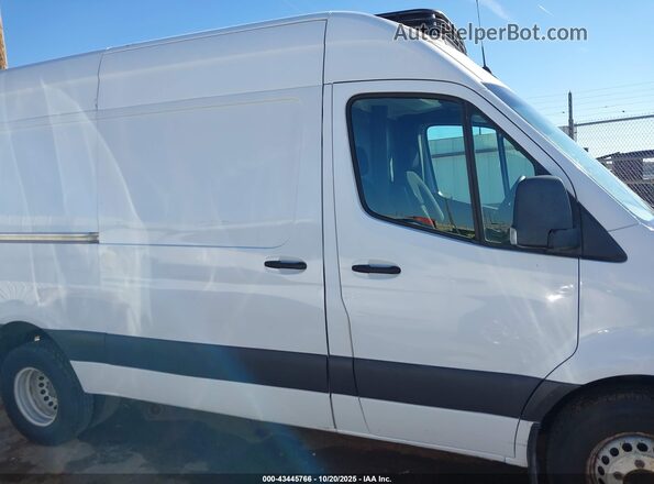 WDRPF0CDXKT003470 2019 FREIGHTLINER SPRINTER 2500 White Вид задньої частини салону