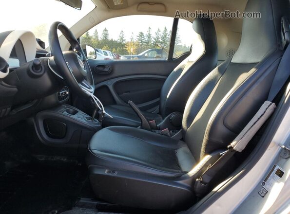 WMEFJ5DA9GK155072 2016 SMART FORTWO White Widok wnętrza z przodu