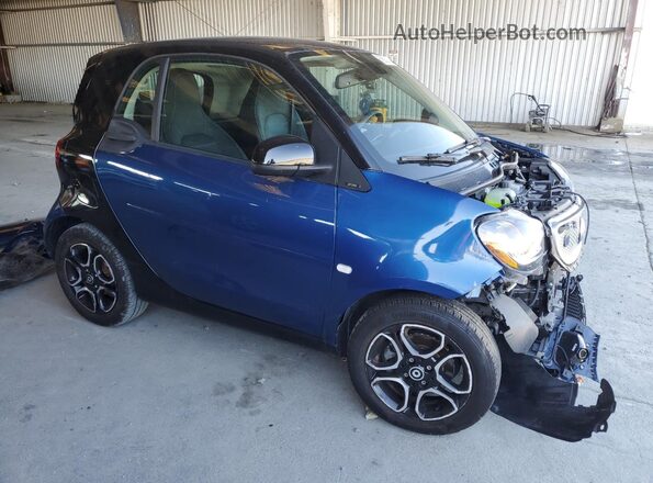 WMEFJ9BA9JK325027 2018 SMART FORTWO Two Tone Front right