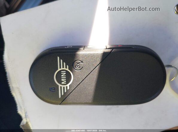 WMW13GD00S2W45606 2025 MINI HARDTOP White Dashboard view