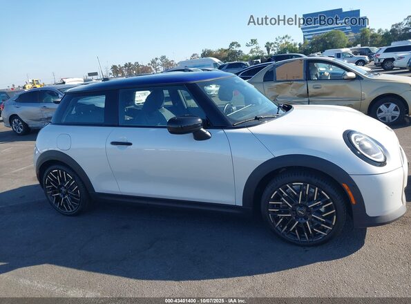 WMW13GD00S2W45606 2025 MINI HARDTOP White Rear interior view