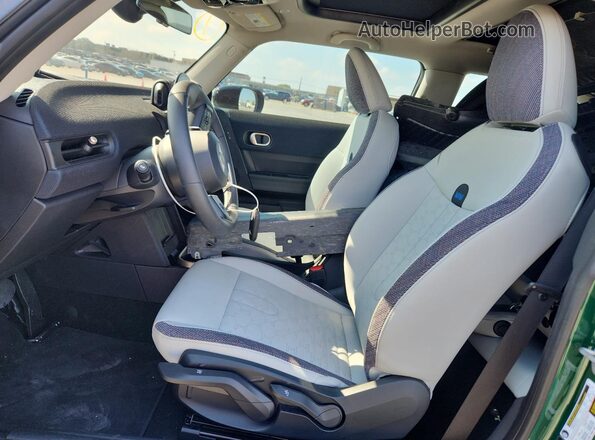 WMW23GD03S2X05429 2025 MINI COOPER Green Front interior view