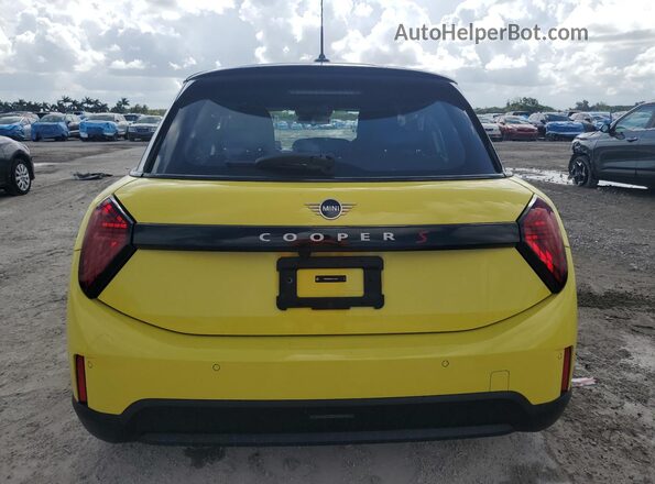WMW53GD05S2X19992 2025 MINI COOPER Yellow Հետևի տեսք