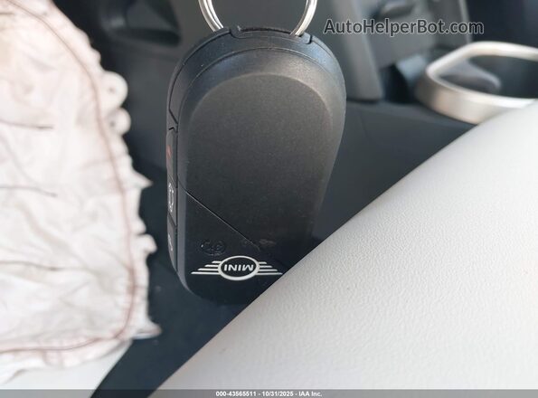 WMW53GD07S2X04880 2025 MINI HARDTOP White Вид панелі приладів