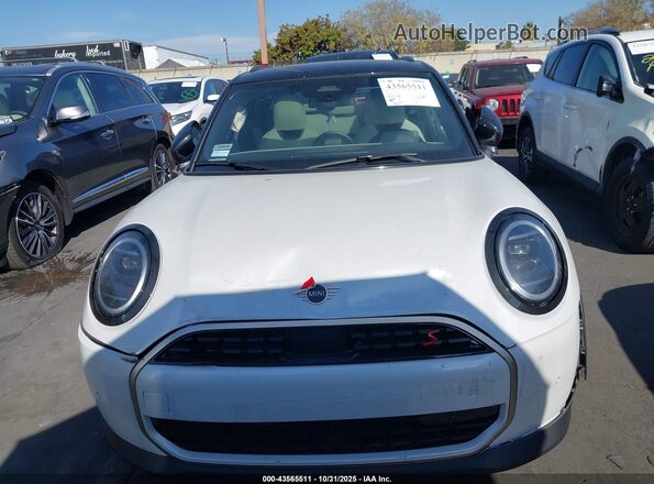 WMW53GD07S2X04880 2025 MINI HARDTOP White Вид задньої частини салону