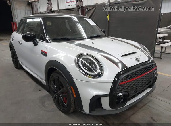 WMW73DH01R2U63393 2024 MINI HARDTOP White Դիմացի տեսք