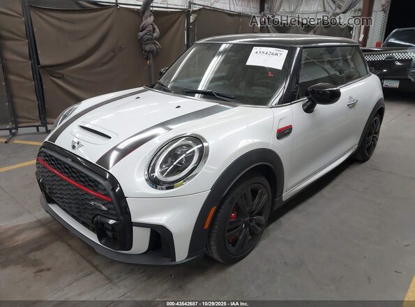 WMW73DH01R2U63393 2024 MINI HARDTOP White Առջևի ձախ երեք քառորդ տեսարան