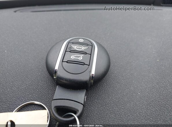 WMWXJ1C01L2M02838 2020 MINI CLUBMAN Black Առջևի վահանակի տեսք