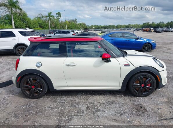 WMWXM9C55K2H39063 2019 MINI HARDTOP White Вид задньої частини салону