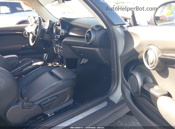 WMWXR5C02M2N46867 2021 MINI HARDTOP Серый Вид салона спереди