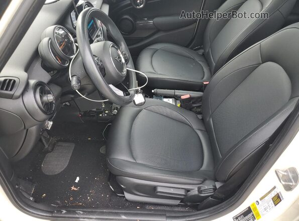 WMWXU7C03L2M68026 2020 MINI COOPER Кремовый Вид салона спереди