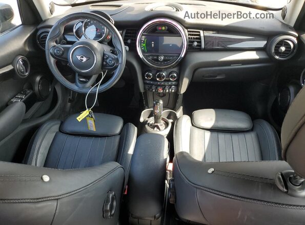 WMWXU9C01L2L97548 2020 MINI COOPER Blue Dashboard view