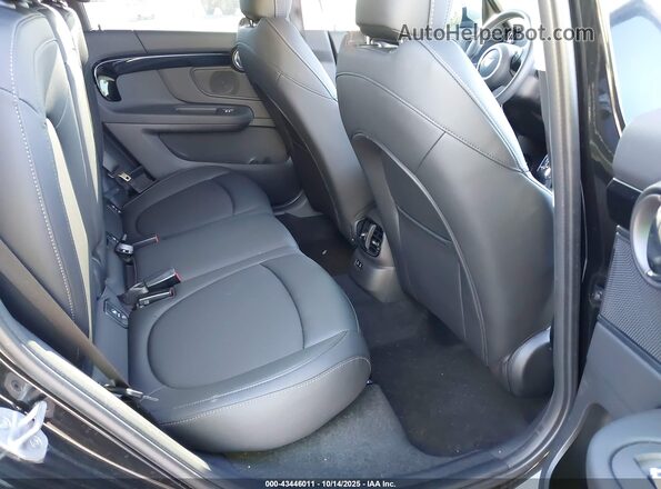 WMZ53BR00R3S23050 2024 MINI COUNTRYMAN Black Widok naklejki z numerem VIN