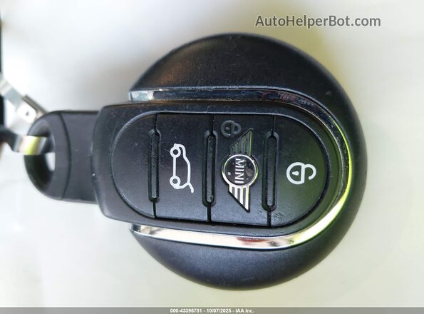 WMZYS7C51K3J04723 2019 MINI COUNTRYMAN Коричневый Вид панели приборов