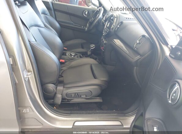 WMZYV5C38J3E02830 2018 MINI COUNTRYMAN Beige Widok wnętrza z przodu