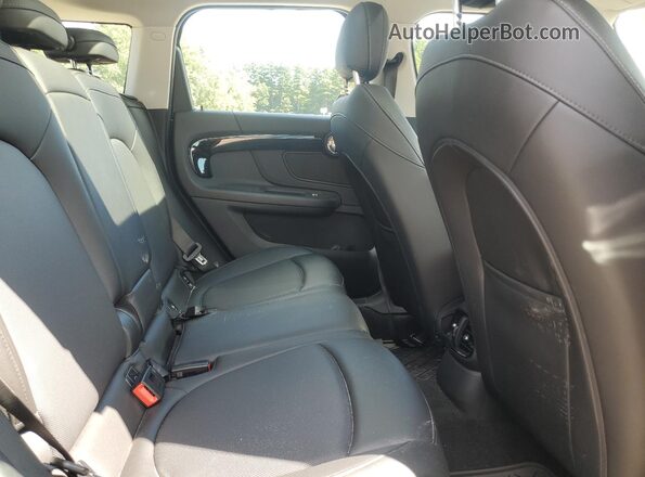 WMZYX1C04L3L55529 2020 MINI COOPER Black Vista interior trasera