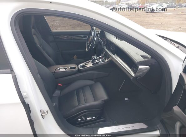 WP0AA2A76HL101935 2017 PORSCHE PANAMERA Белый Вид салона спереди
