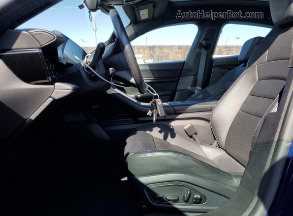 WP0AA2Y10NSA10682 2022 PORSCHE TAYCAN Синий Вид салона спереди