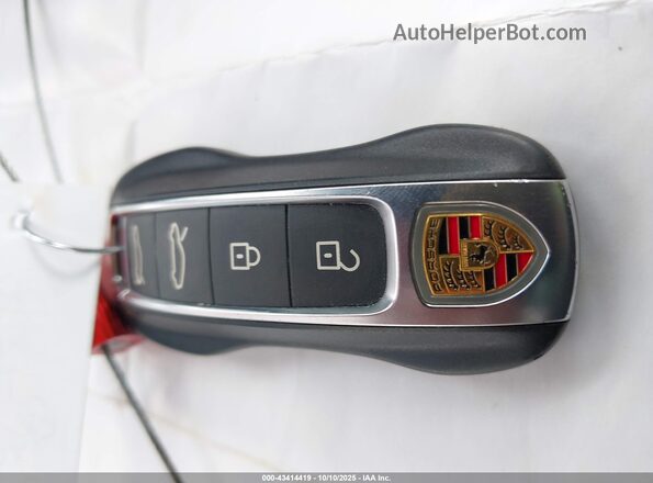 WP0AA2Y11PSA10225 2023 PORSCHE TAYCAN Black Vista del salpicadero