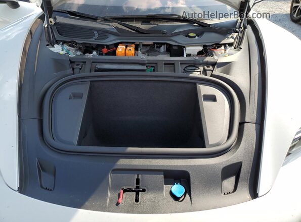 WP0AB2Y12NSA45916 2022 PORSCHE TAYCAN White უკანა სალონის ხედი