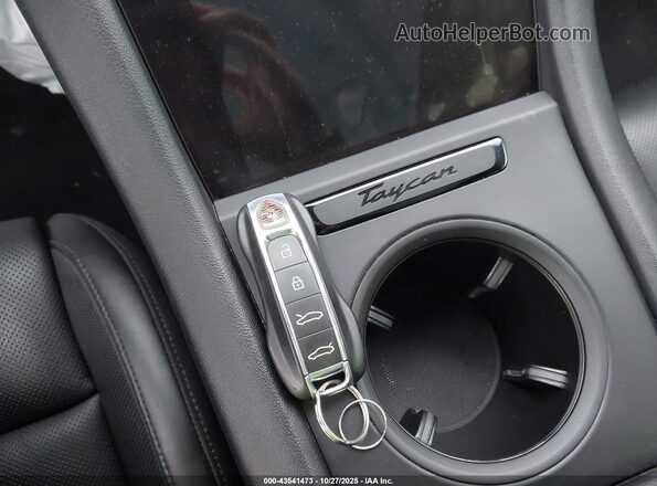 WP0AB2Y14LSA50175 2020 PORSCHE TAYCAN White Առջևի վահանակի տեսք