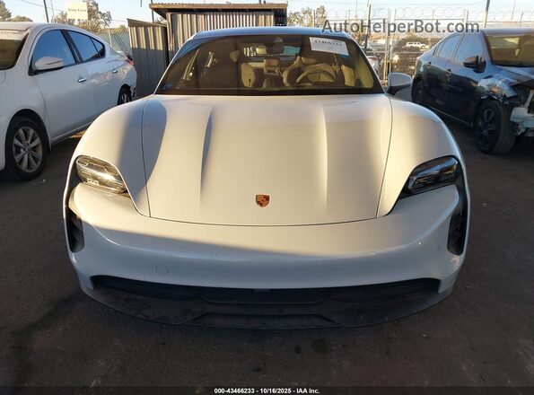 WP0AD2Y18RSA47296 2024 PORSCHE TAYCAN Gray Widok wnętrza z tyłu