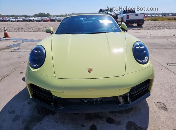 WP0CA2A95SS235469 2025 PORSCHE 911 Желтый Вид спереди