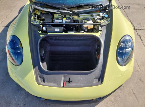 WP0CA2A95SS235469 2025 PORSCHE 911 Желтый Вид задней части салона
