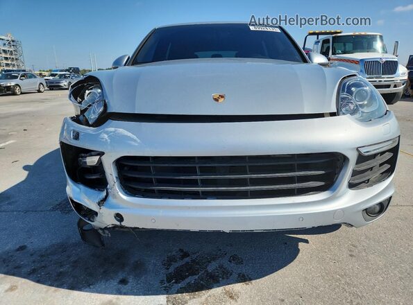 WP1AA2A27HKA82644 2017 PORSCHE CAYENNE Silver Front view
