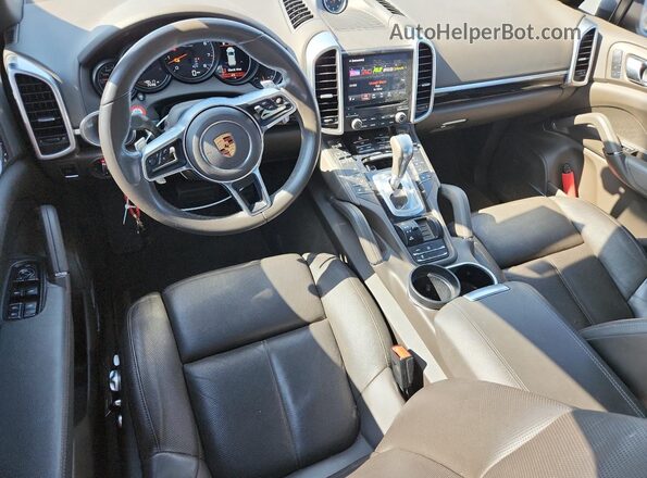 WP1AA2A27HKA82644 2017 PORSCHE CAYENNE Silver Dashboard view