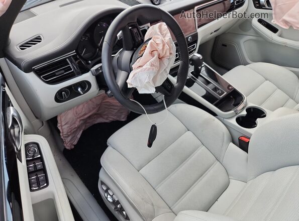 WP1AA2A56SLB03060 2025 PORSCHE MACAN Черный Вид панели приборов