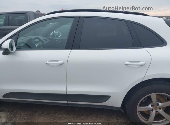 WP1AA2A58MLB07422 2021 PORSCHE MACAN White 360 interior view