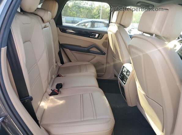 WP1AA2AY1LDA07424 2020 PORSCHE CAYENNE Silver Vista interior trasera