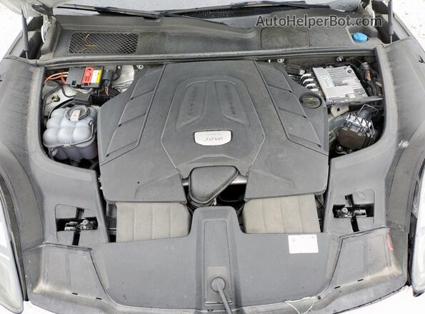 WP1AA2AY1MDA06839 2021 PORSCHE CAYENNE White Vista del compartimento del motor