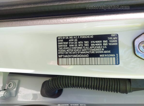WP1AA2AY6MDA06660 2021 PORSCHE CAYENNE White Vista del compartimento del motor