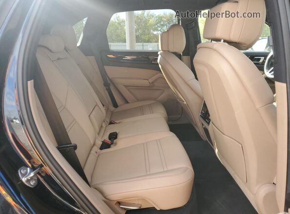WP1AA2AY7LDA05032 2020 PORSCHE CAYENNE Black Սալոնի հետևի տեսք