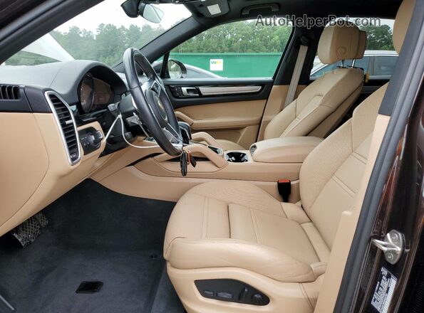 WP1AA2AY8NDA06760 2022 PORSCHE CAYENNE Burgundy Front interior view