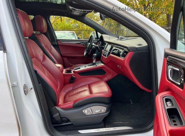 WP1AB2A53GLB42337 2016 PORSCHE MACAN Белый Вид задней части салона