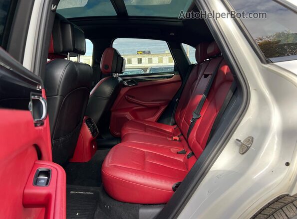 WP1AB2A53GLB42337 2016 PORSCHE MACAN Белый Вид сзади
