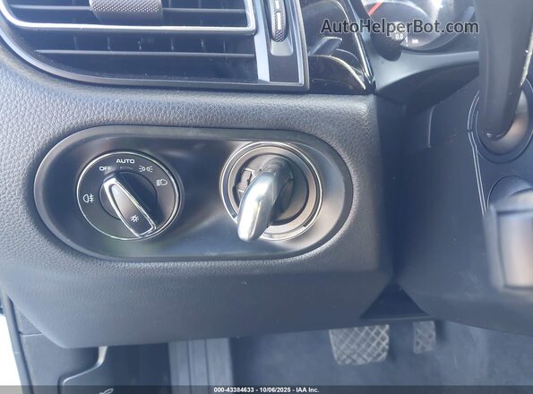 WP1AB2A57MLB30171 2021 PORSCHE MACAN Белый Вид панели приборов