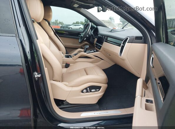 WP1AE2AY2KDA51449 2019 PORSCHE CAYENNE Black Widok wnętrza z przodu