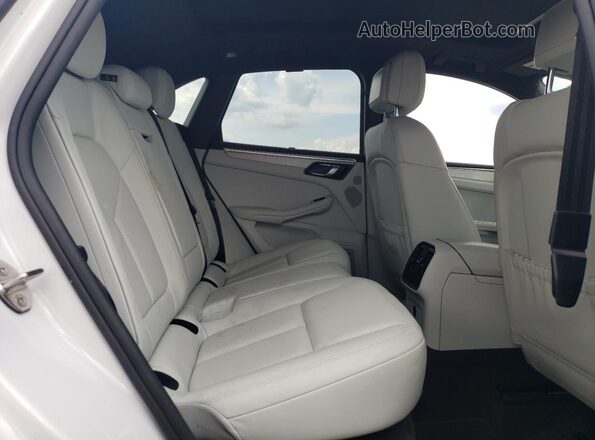 WP1AF2A59LLB60064 2020 PORSCHE MACAN White Սալոնի հետևի տեսք
