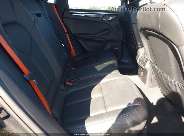 WP1AG2A55NLB24159 2022 PORSCHE MACAN Gray 