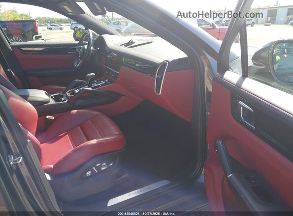 WP1BA2AY9MDA42427 2021 PORSCHE CAYENNE Gray Front interior view