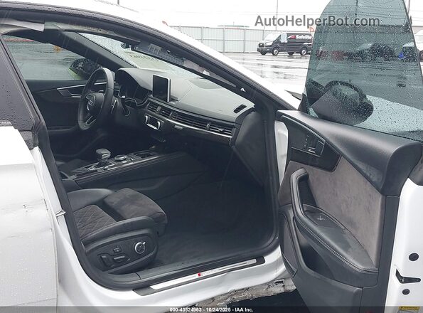 WUABWCF57KA900826 2019 AUDI RS5 White Вид салону спереду