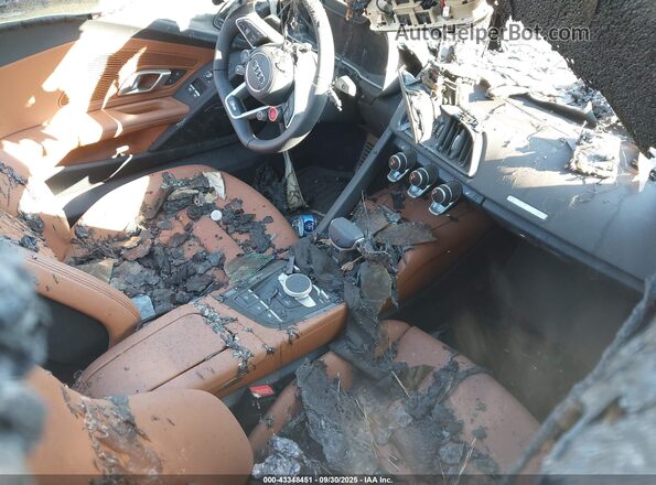 WUACECFX5P7901941 2023 AUDI R8 White Widok wnętrza z przodu