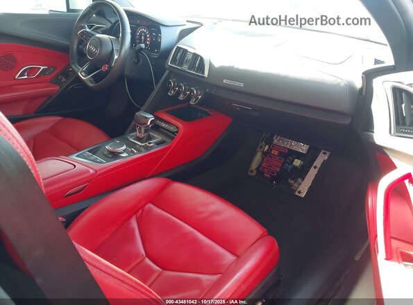 WUAVECFX7L7900986 2020 AUDI R8 White Widok wnętrza z przodu