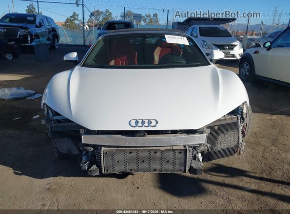WUAVECFX7L7900986 2020 AUDI R8 White Widok wnętrza z tyłu