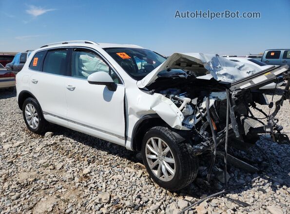 WVGEF7BP2HD005689 2017 VOLKSWAGEN TOUAREG Белый Передняя правая четверть