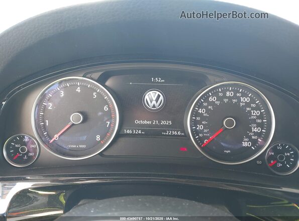 WVGRF7BP5HD003047 2017 VOLKSWAGEN TOUAREG Blue 